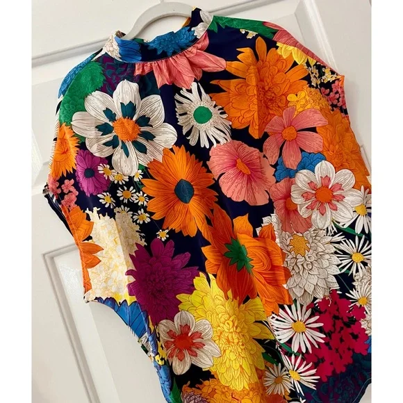 LAST 1! Bright Summer Floral Oversized Tie Back Neck Top! - Picture 4 of 6